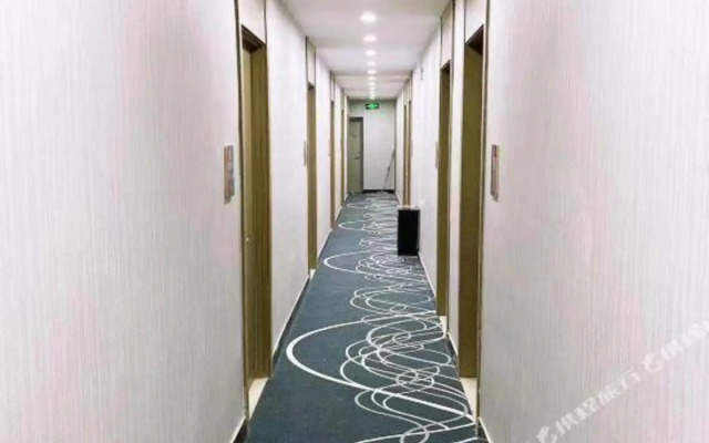 Super 8 Hotel (Shenyang Shenliao Road Industrial University)