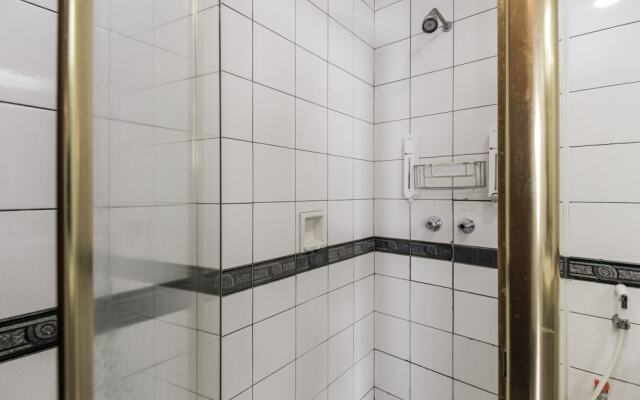 RedDoorz Plus near Monumen Nasional Jakarta