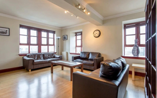 2 Bedroom Home By Leiths Shore