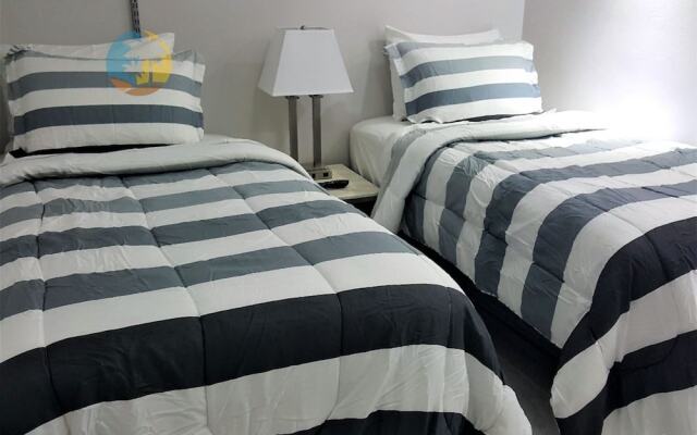 Alexander 518 4 Bedroom Apts by RedAwning