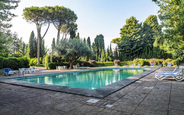 Amazing House With Swimming Pool