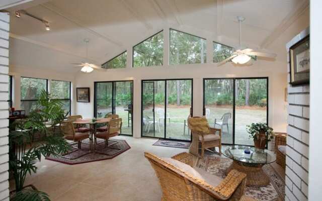 Hollybourne II by Jekyll Realty