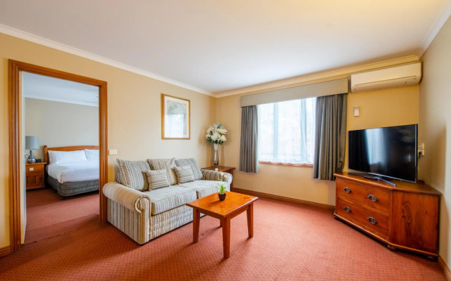 Gateway on Monash Boutique Hotel