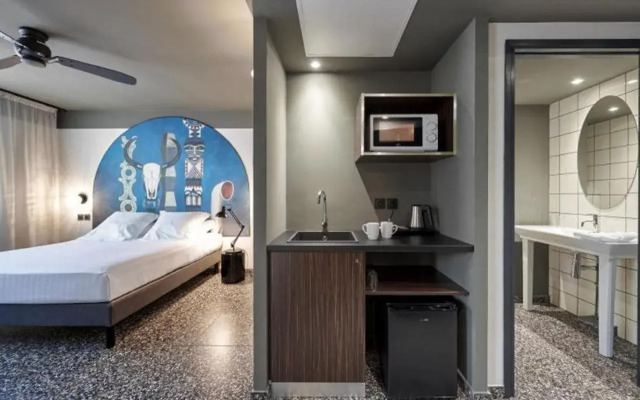 Dina Morgabine Saint Denis