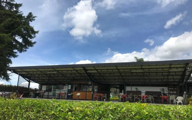 Isak Hotel & Golf Airport