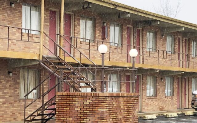 OYO Hotel Mauldin SC South Main Street