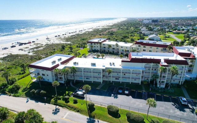 Oceanfront 3BR Condo: Gated, Breathtaking View