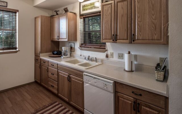 Aviator - Three Bedroom Cabin