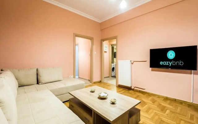 Bright flat in front of Acropolis metro