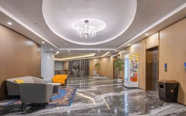 Grand Rezen Hotel Tekesi