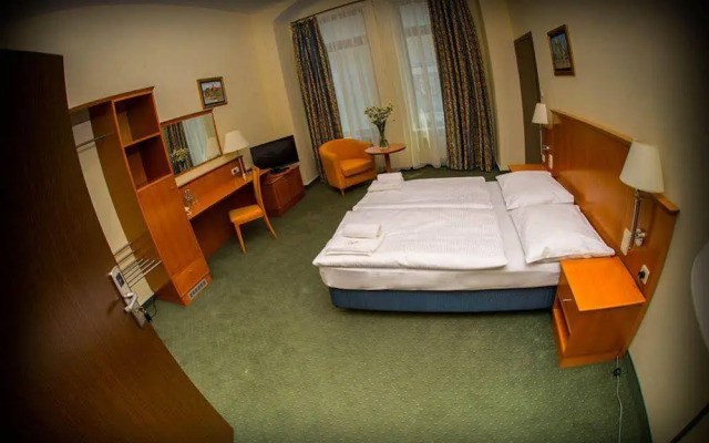 Hotel Sofia Wrocław by Railway Station