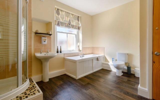 1 Roxby Terrace