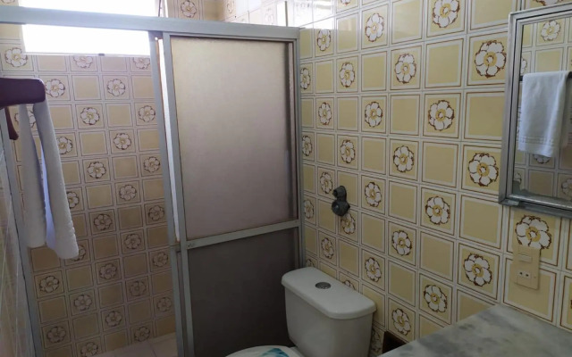 Espaçoso Apartamento na Praia do Futuro c/ 3 Qts.