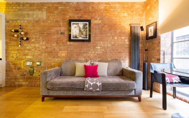 Central Soho Loft With A C Concierge