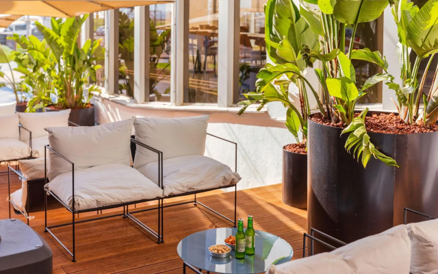 Brown Brut Seafront Hotel