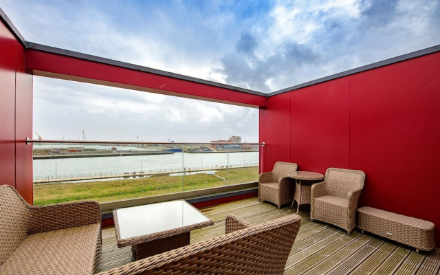 Just Stay Wales - Waterfront Townhouse