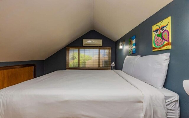 Spacious 5BR Home w Amazing Garden Privatepool