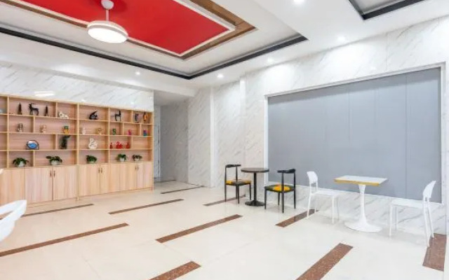 Nanchang Yiman Hotel (Qingshan Lake Wanda Plaza store)