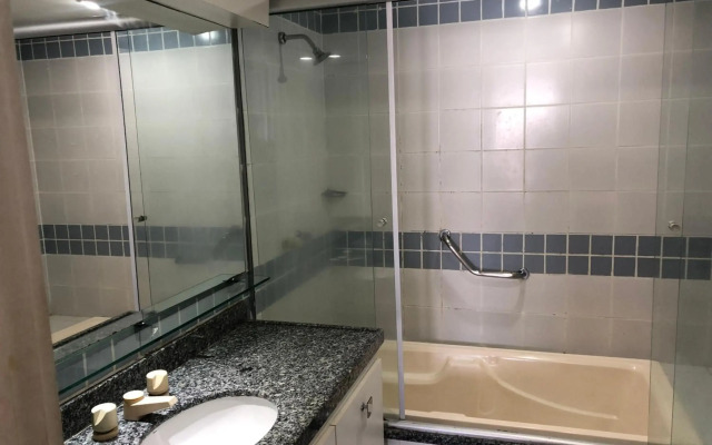 Iate Plaza Hotel