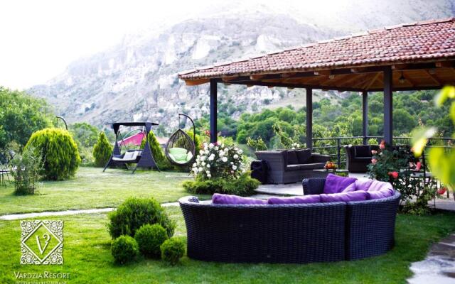 Vardzia Resort