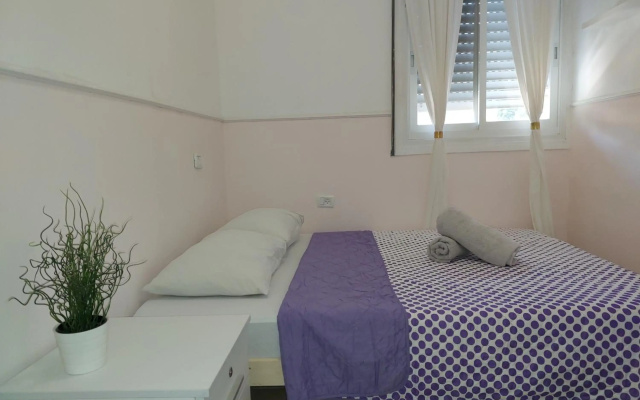magical apartment close to the Baha'i Gardens
