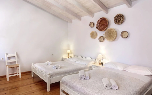 Kasteli Suites