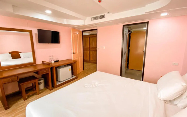 A.A. Pattaya Golden Beach Hotel