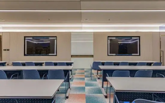 HanTing Hotel (Kunming Railway Station Guomao Center)