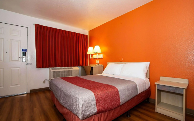 Motel 6 Palm Springs, CA - East - Palm Canyon