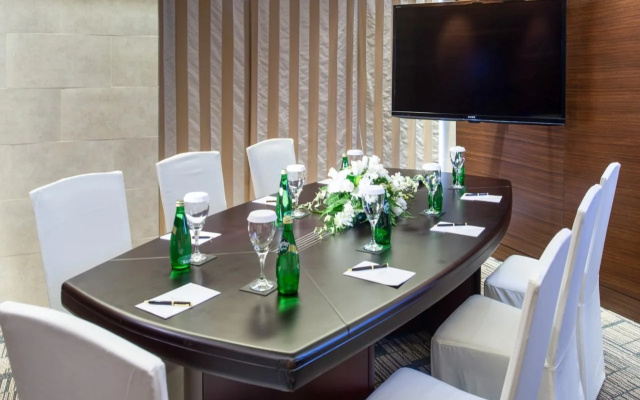Majestic City Retreat Hotel - Image 4