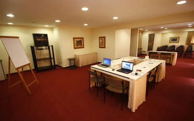 London Class Suites