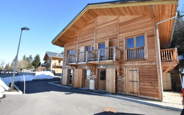 Splendid Chalet in Chamrousse With TV