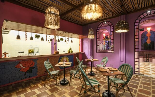 El Barrio Boutique Hotel & Bar