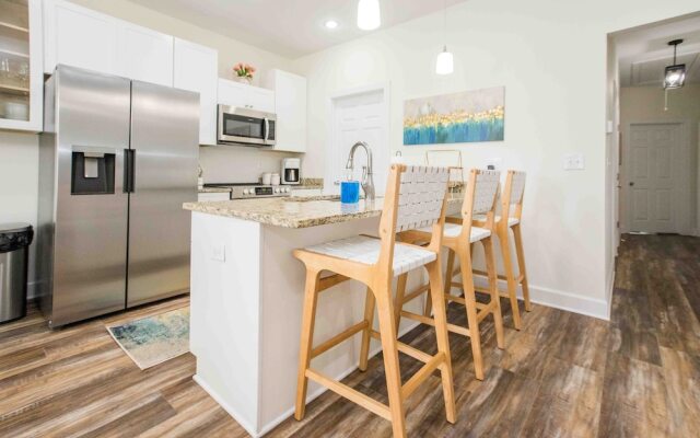 Chic Thomasville Home: Walk to Downtown!