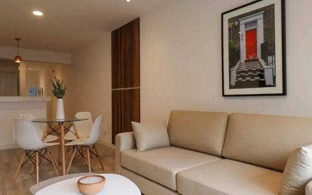 w Sophisticated 2BR With Balcony in Miraflores