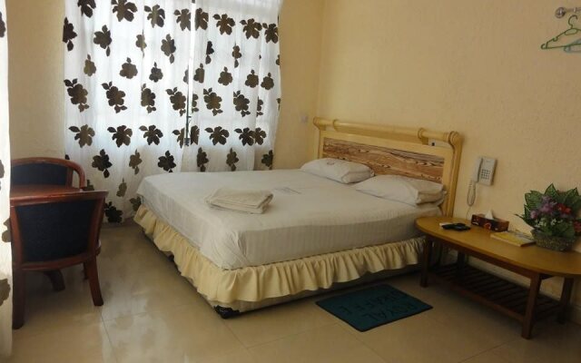 Royal Giraffe Hotel