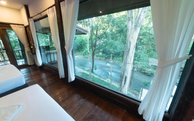 Tawan Riverside - Elephant Resort