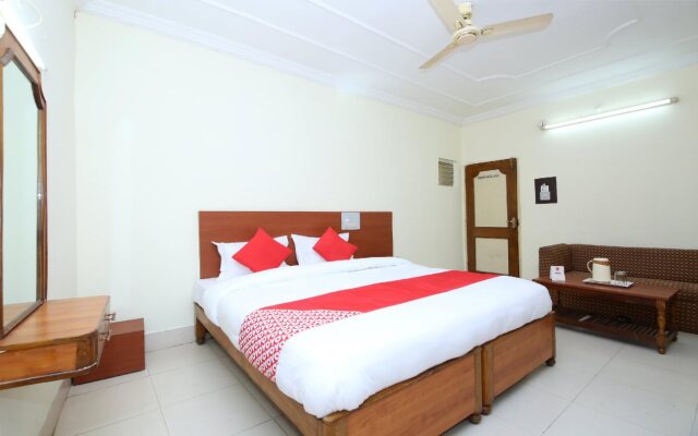 Raja By OYO Rooms