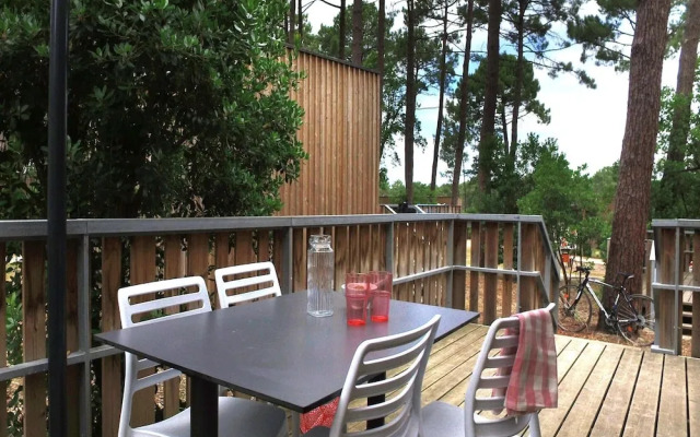 Apartment by Opal Coast Beach With Pool Access