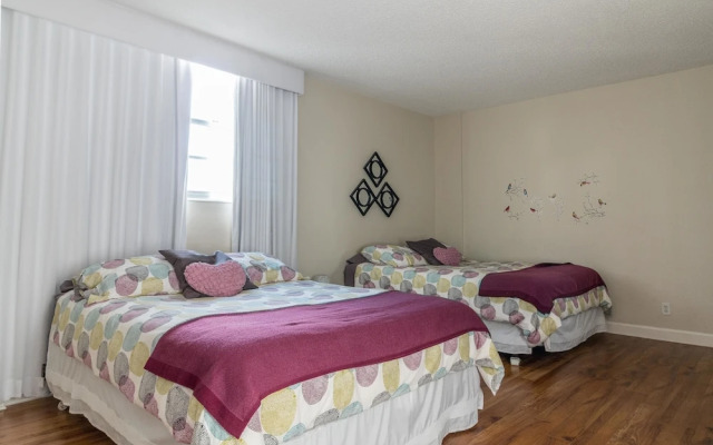 Tides Hollywood Apartments