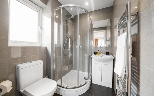 London Heathrow Living Serviced Apartments- Apt 12
