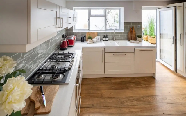 Host Stay The Charles Street Retreat