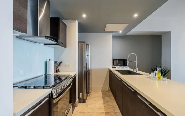 w Prestigious 1BR w Fantastic Balcony in YOO