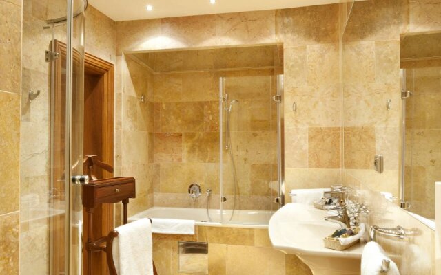 Hotel U Prince Prague by BHG