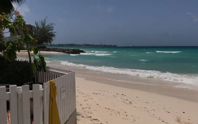 Maxwell Beach Apartment