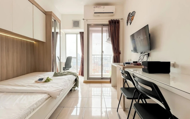 Modern Living Studio Room Apartment M-Town Residence