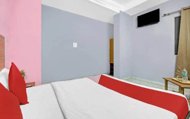 OYO Flagship 70370 Silver Inn