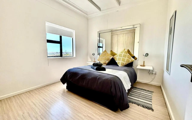 Big Bay Stunning Upmarket Apartment