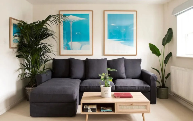 Colourful House 3 Bed Apt - Notting Hill