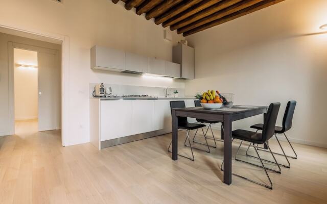 Charming Palace Corte Del Teatro